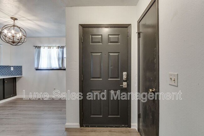 Foto del edificio - 612 NW 139th St