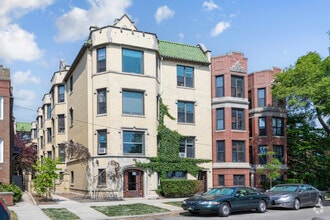 Building Photo - 7512 N Eastlake Terrace
