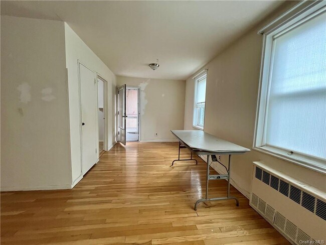 Building Photo - 700 Scarsdale Ave