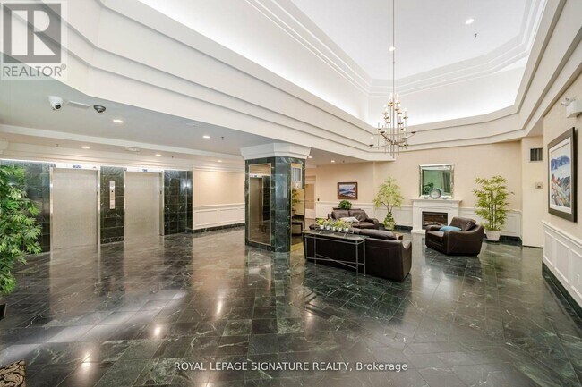 Building Photo - 1271-1271 Walden Cir
