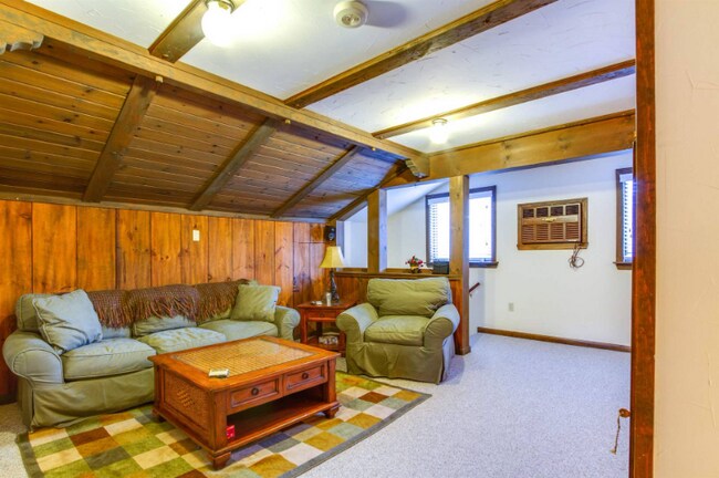 Building Photo - 219 Alpine Dr