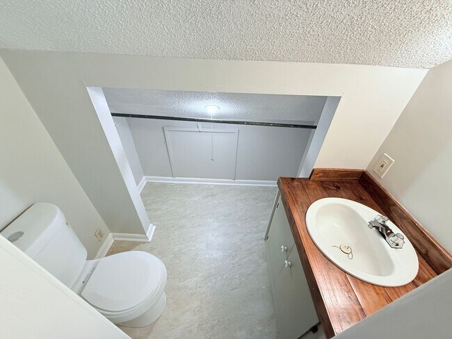 Building Photo - 15 CR 302