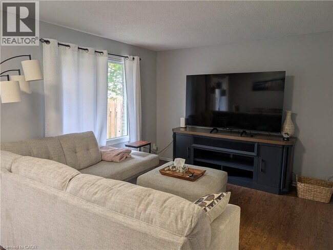 Building Photo - 415 Kingscourt Dr