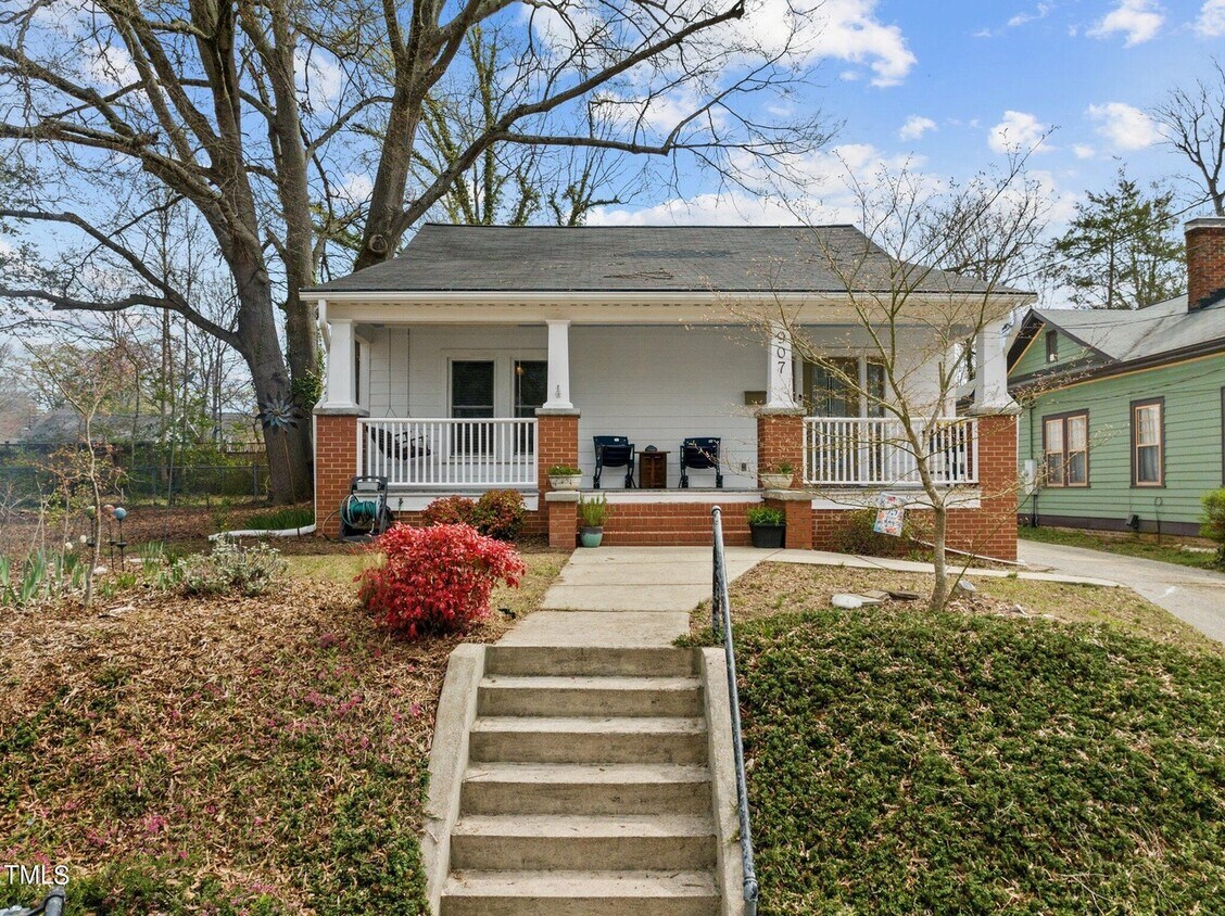 Primary Photo - 907 Arnette Ave