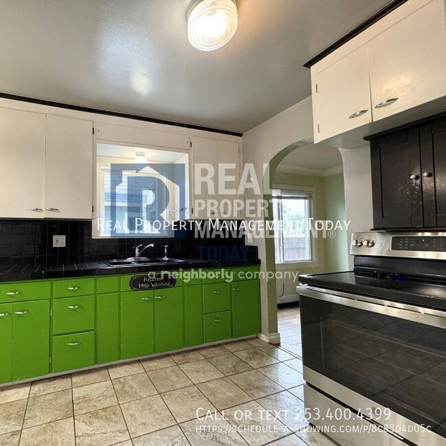 Building Photo - 4310 S Bell St