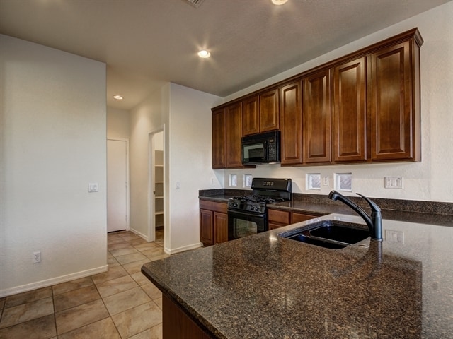 Building Photo - 16103 W Shangri La Rd