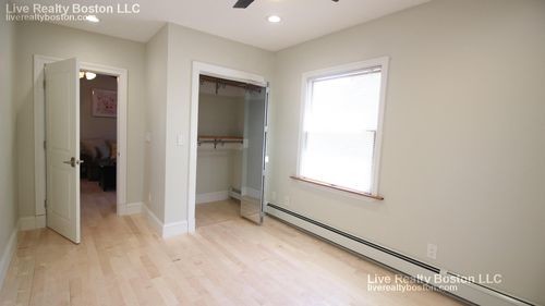 Foto del edificio - 327 N Harvard St