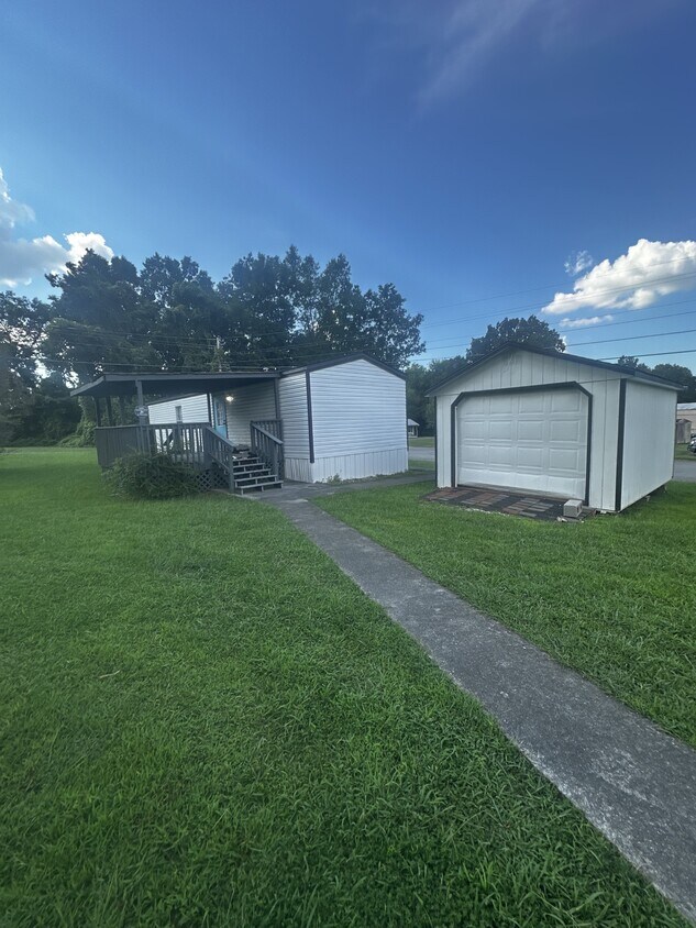 Foto principal - 377 Lyles Rd SE