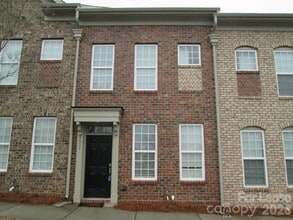 Building Photo - 9537 Longstone Ln