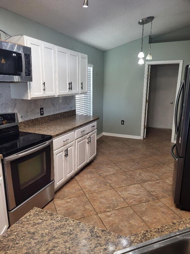 Foto del edificio - 3.0 bedroom in Gibsonton Florida 33534
