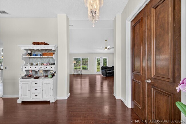 Foto del edificio - 5758 Benbow Ct