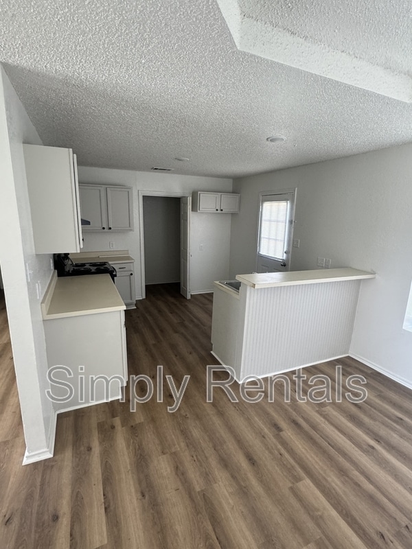Building Photo - 2104 Gilmer St