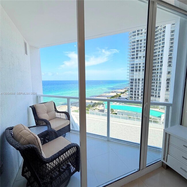 Foto del edificio - 16699 Collins Ave
