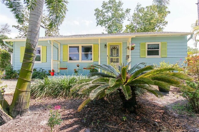 Building Photo - 1208 Hull St S