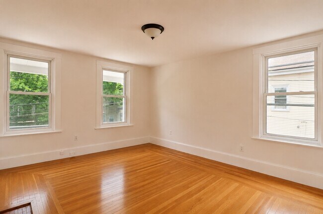 Building Photo - 23 Mt Vernon St