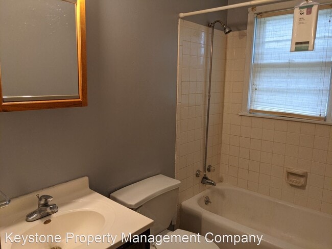 Building Photo - 1 br, 1 bath House - 804 1/2 9th Ave