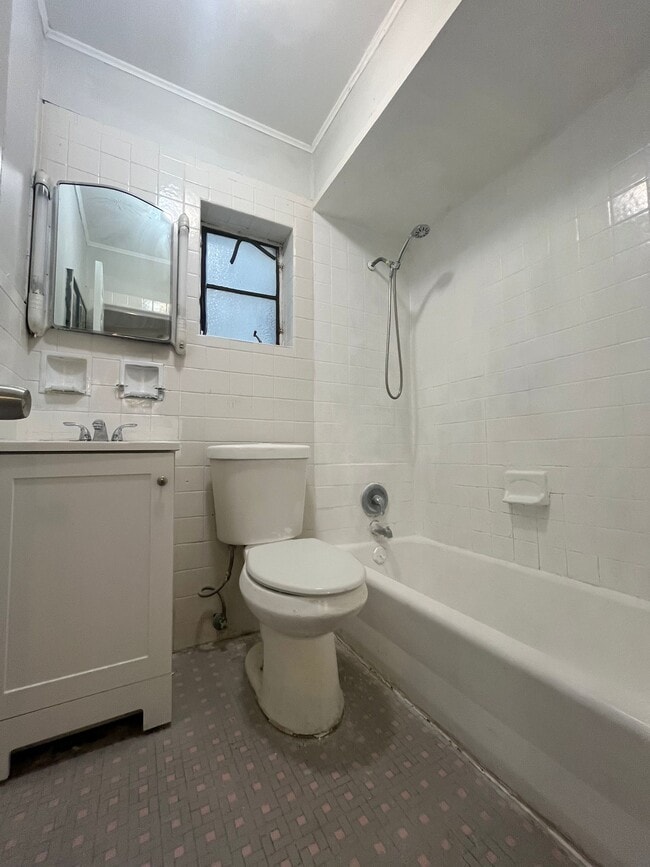 Foto del edificio - 127 Bidwell Ave