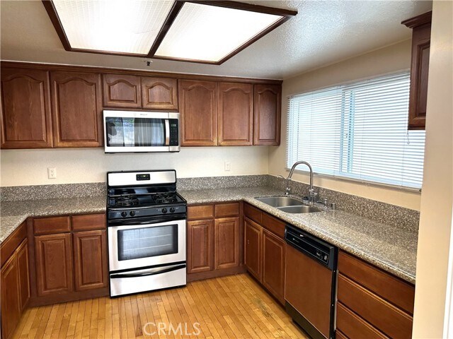 Building Photo - 5847 E Rocking Horse Way