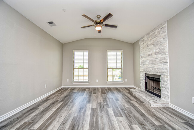 Living Room - Springfield Crossing Apartments