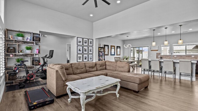 Foto del edificio - 2129 Bloomfield Ave