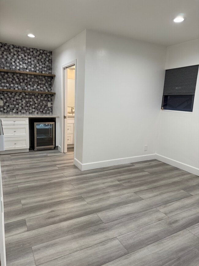 Building Photo - 518 N 2nd Ave