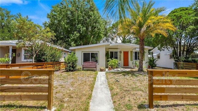 Photo - 325 42nd Ave N House