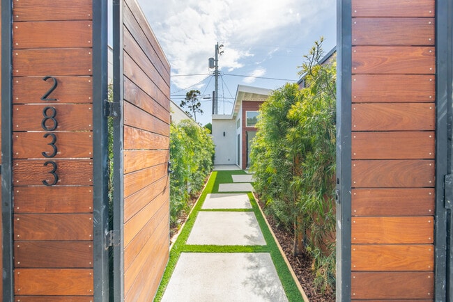 Building Photo - 2833 Stoner Ave