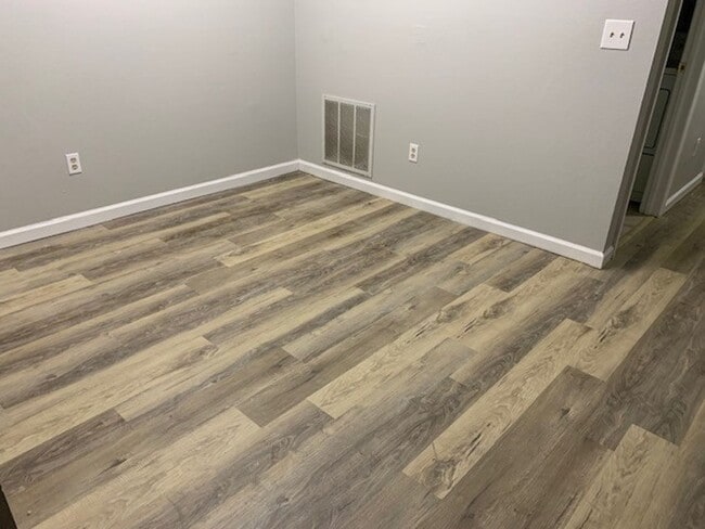 Building Photo - 4654 White Rock Cir