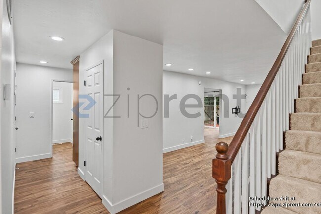 Foto del edificio - 129 John Kirk Ct