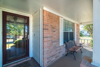 Building Photo - 13417 Bunker Hill Dr Building Photo - 13417 Bunker Hill Dr