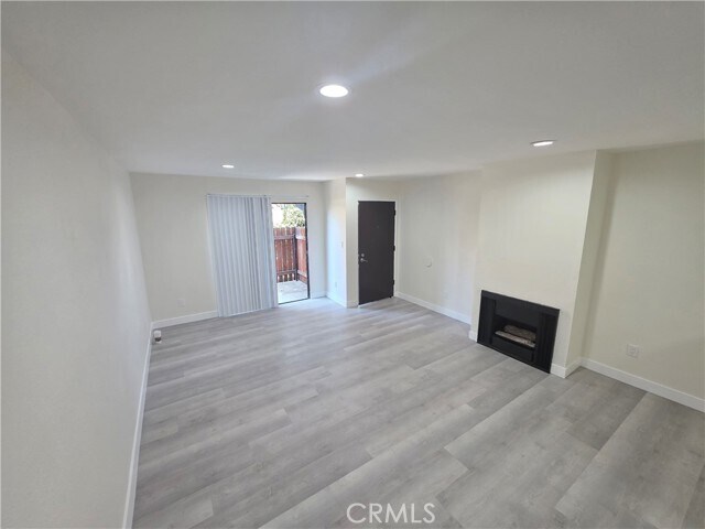 Foto del edificio - 6911 Woodley Ave