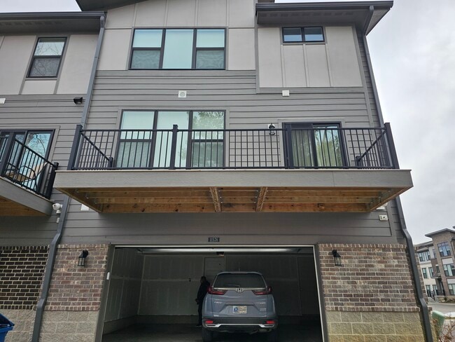 Building Photo - 11576 Fulham St