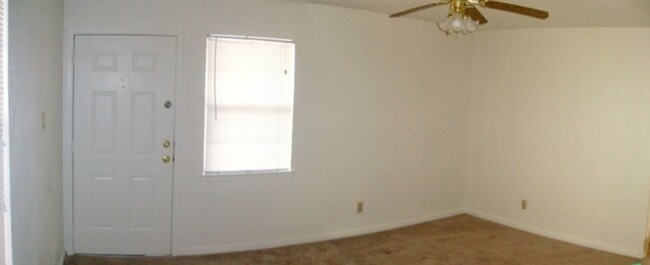 Building Photo - 804-804 Williamson Dr