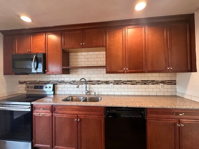 encimeras de cuarzo - 337 E 2nd St