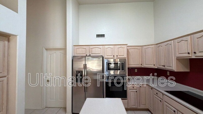 Building Photo - 9716 W Escuda Dr