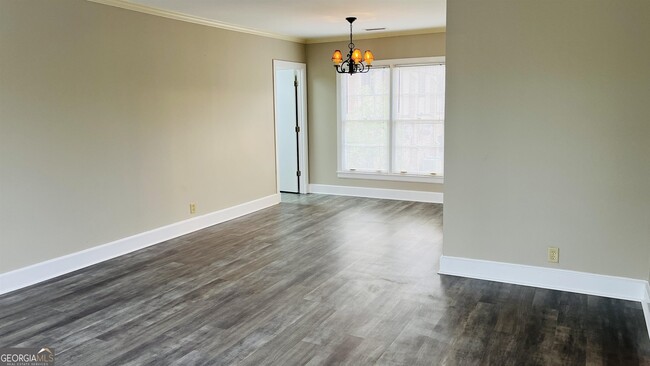 Foto del edificio - 501 W Haralson St