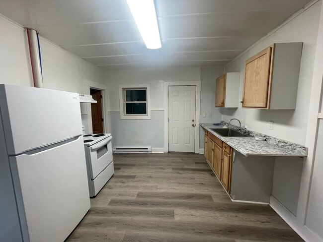 Building Photo - 4 Lehs Ln