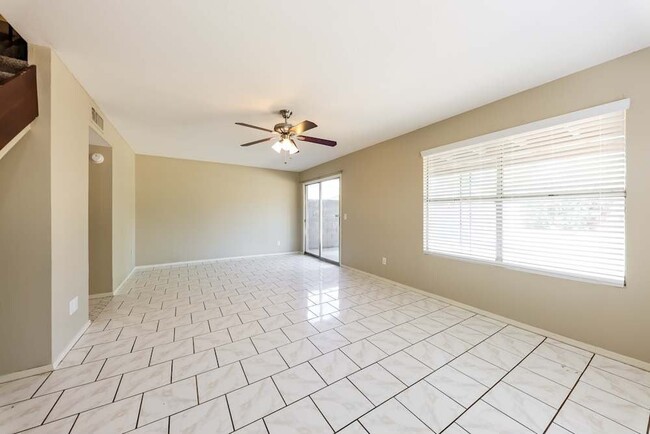Photo - 1014 E Marco Polo Rd House