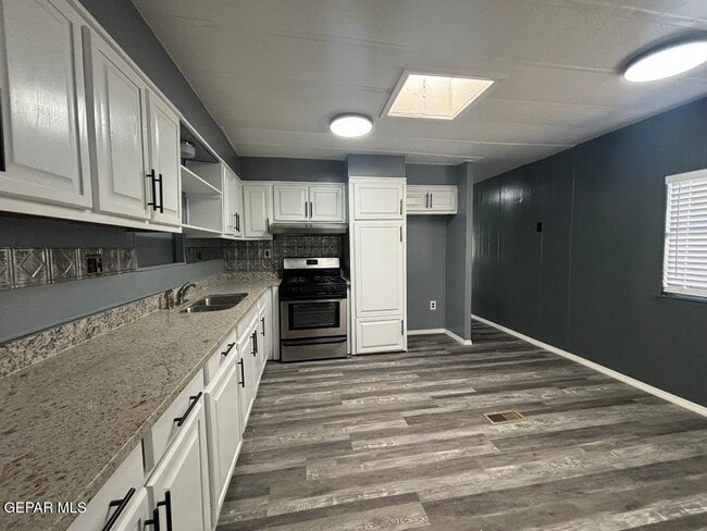 Building Photo - 228 Territory Dr