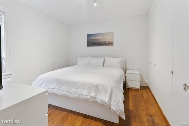 Building Photo - 3 br, 1 bath Condo - 6328 Northwood Ave 2n...