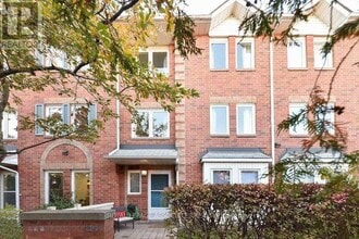 Building Photo - 900 Steeles Ave W