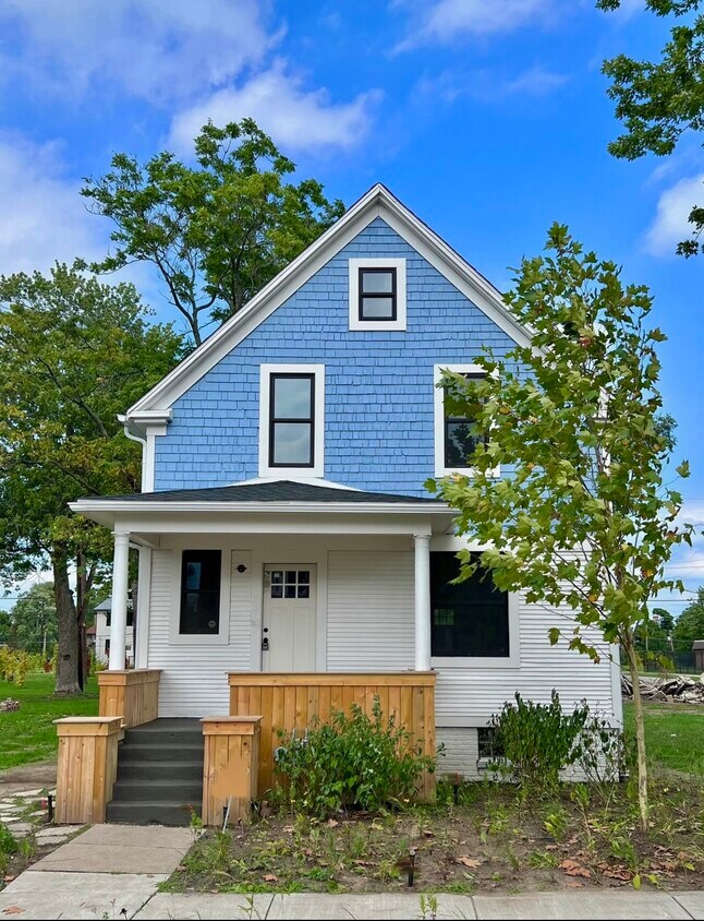 Primary Photo - 1510 McClellan Ave
