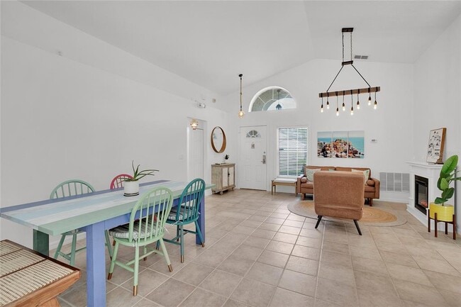 Building Photo - 928 Troon Cir