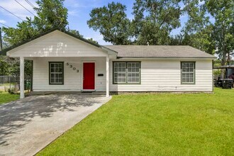 Building Photo - 5303 Ridgeway Dr