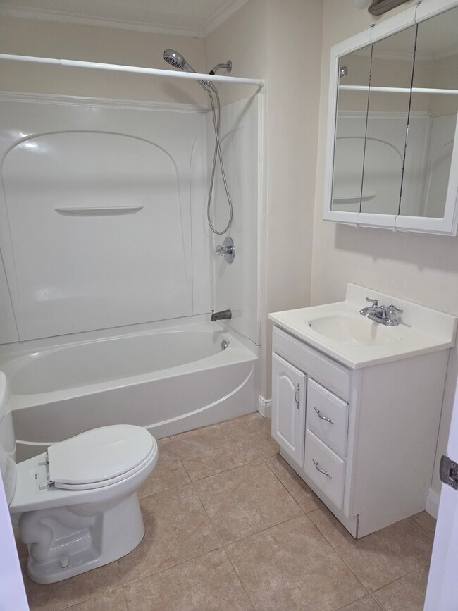 Building Photo - 44 Allen St