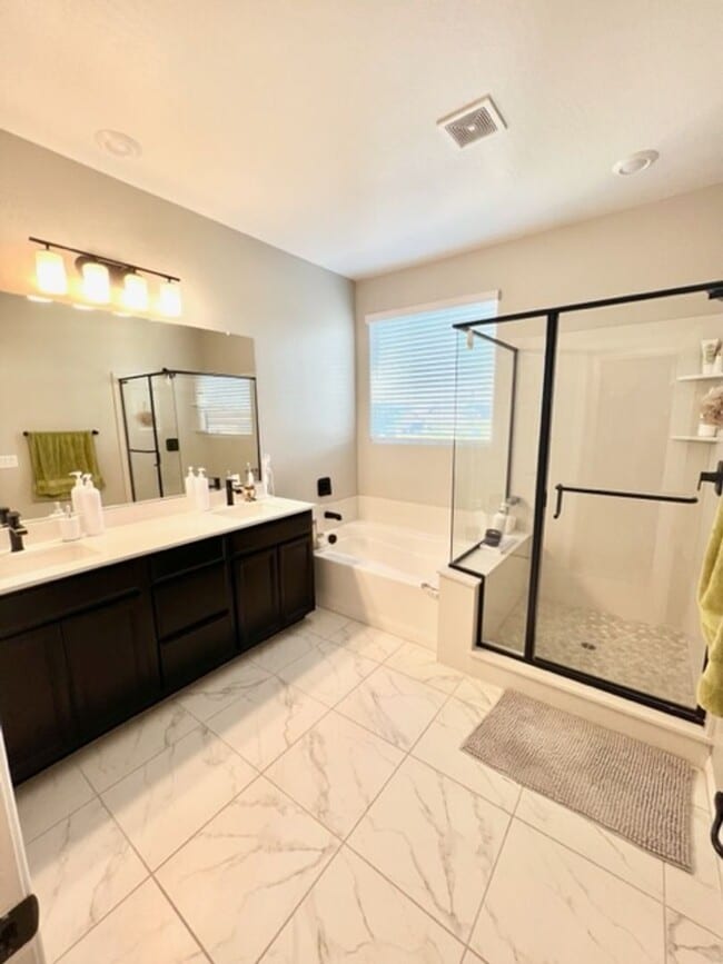 Building Photo - Modern Elegance in Summerlin West – Gated ...