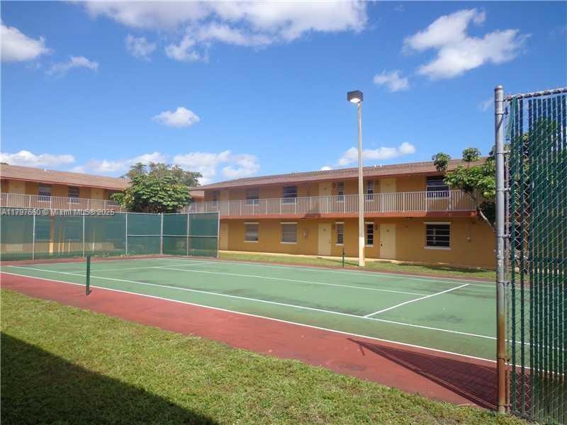 Foto principal - 101 NE 41st St