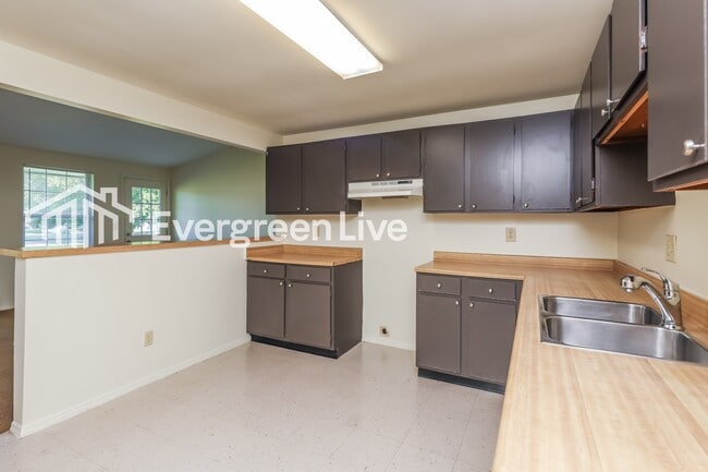 Building Photo - 8547 Schoolgate Dr