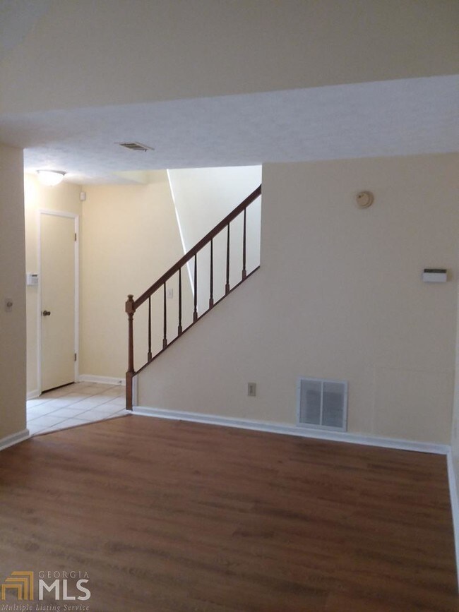 Building Photo - 808 Heritage Oaks Dr