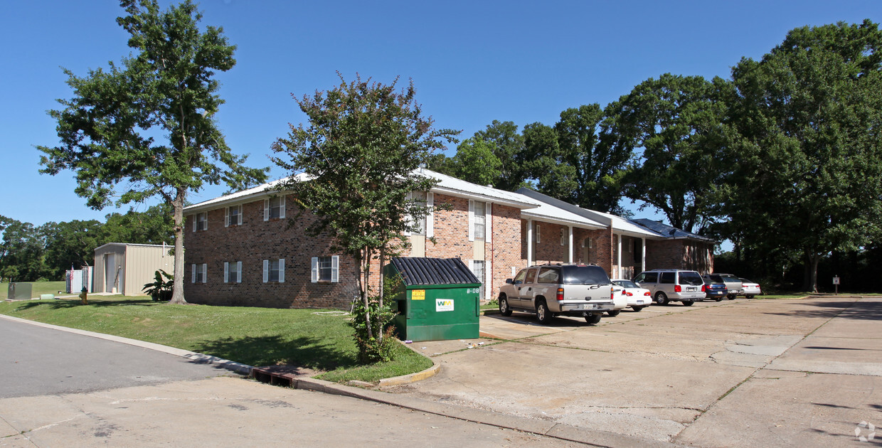 Primary Photo - Fairway Apartments